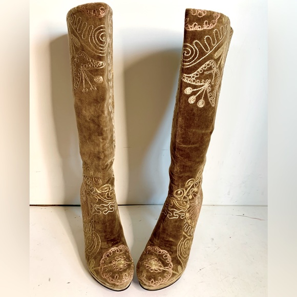 Killer Knee High Embroidered Boots🌸❤️Barely worn🌸 STUNNING 🌸🌸 - Picture 5 of 7